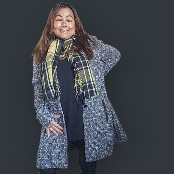 V. FRAAS Cashmink Womens Black and Yellow Plaid Scarf - Picture 9 of 9